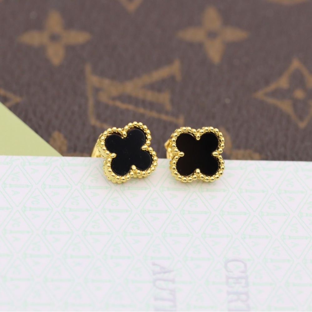 ✨💥✨💥 Van Cleef & Arpels Gold and Black Earrings 🍀🍀🍀